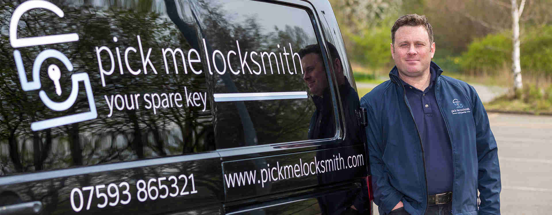 Mark Santi Master Locksmith Long Eaton by His locksmiths van